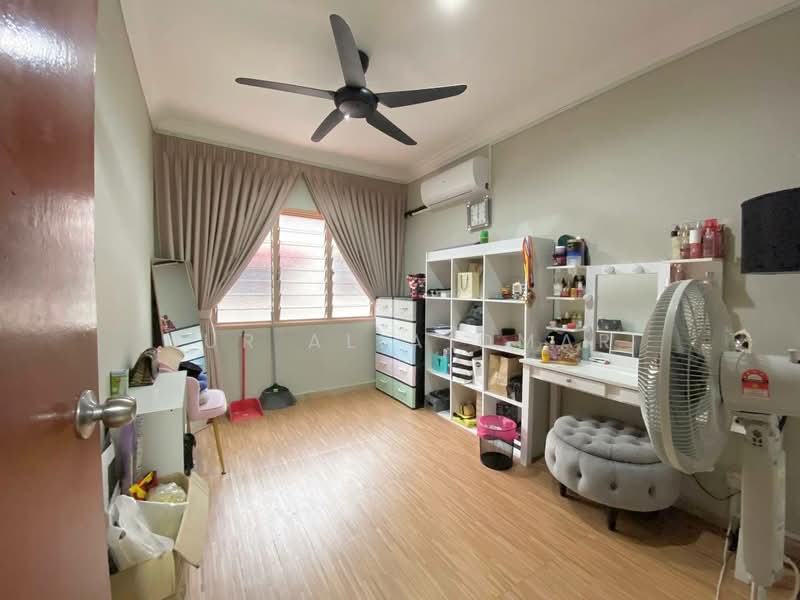 2-storey Terraced House for Sale in Kampung Perepat (Kapar) - Nur Alia Omar - Bedroom - PropertyGuru.com.my