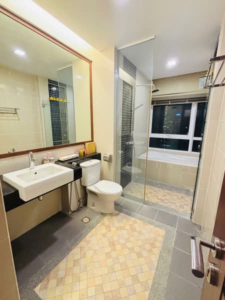 Kondominium untuk Dijual di H Residence (One Ritz Residence / Kelawai View) - Wilson Ching - Bathroom - PropertyGuru.com.my