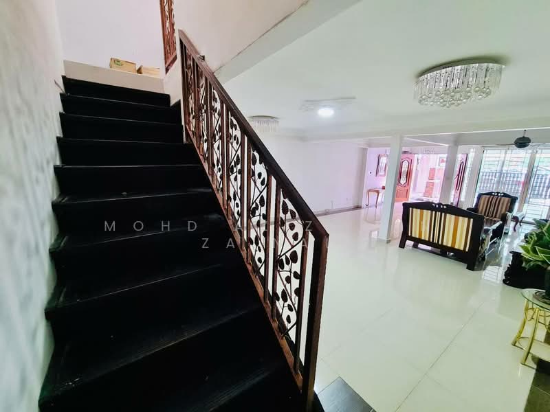 2-storey Terraced House for Sale in Taman Melawati (Ulu Kelang) - Mohd Azizy bin Zainal - Living Room - PropertyGuru.com.my