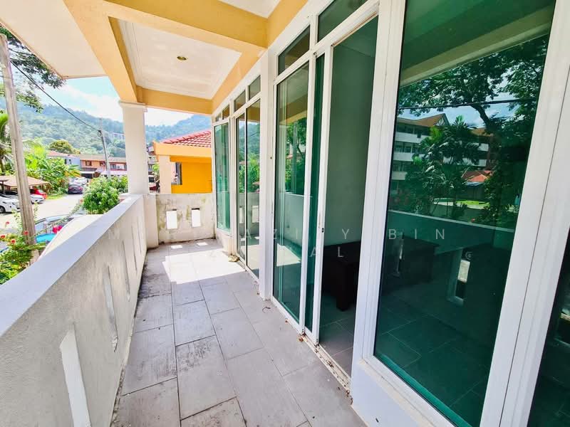 2-storey Terraced House for Sale in Taman Melawati (Ulu Kelang) - Mohd Azizy bin Zainal - Balcony - PropertyGuru.com.my