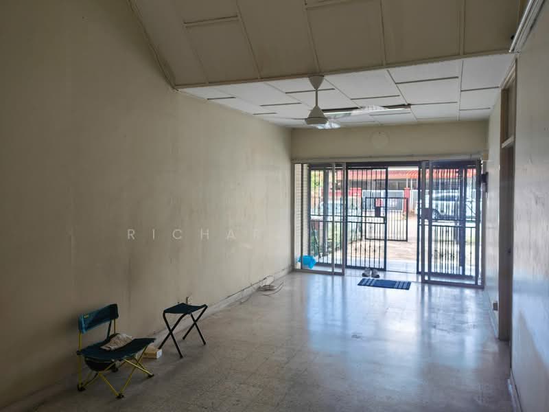 1-storey Terraced House for Sale in SS4 (Petaling Jaya) - Richard Liew - Living Room - PropertyGuru.com.my
