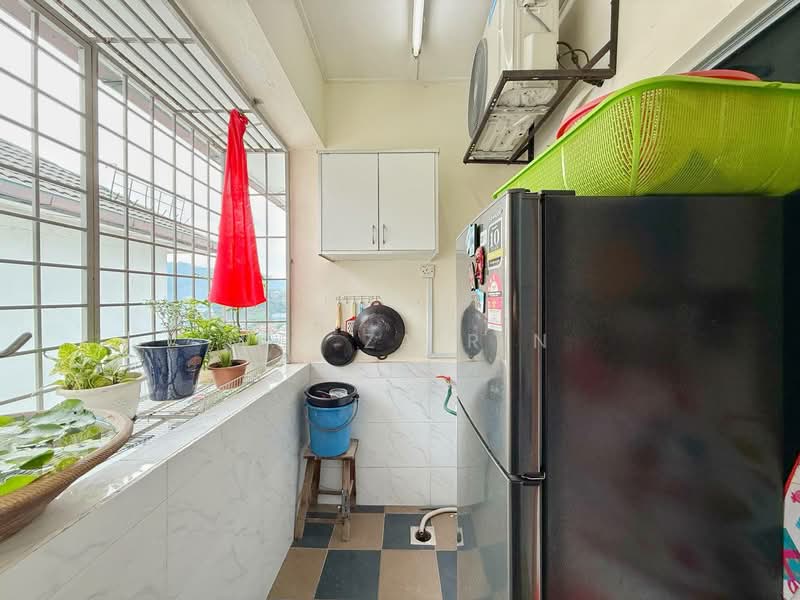 Condominium for Sale at D'Casa Condominium - M.J Zairin - Kitchen - PropertyGuru.com.my