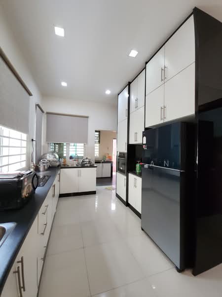 Bungalow for Sale in Kota Kemuning (Shah Alam) - Kelvin Tan - Kitchen - PropertyGuru.com.my