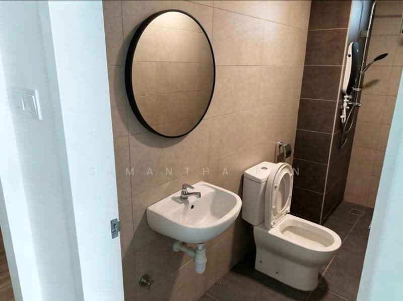 Kediaman Servis untuk Dijual di AraTre' Residences - Samantha Pan - Bathroom - PropertyGuru.com.my