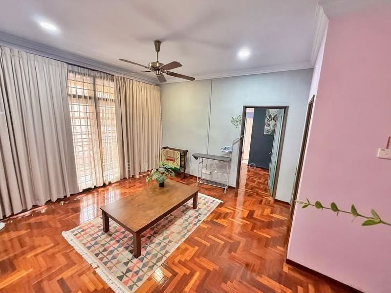Semi-Detached House for Sale in Taman D'Utama (Johor Bahru) - Seri Wangi - PropertyGuru.com.my