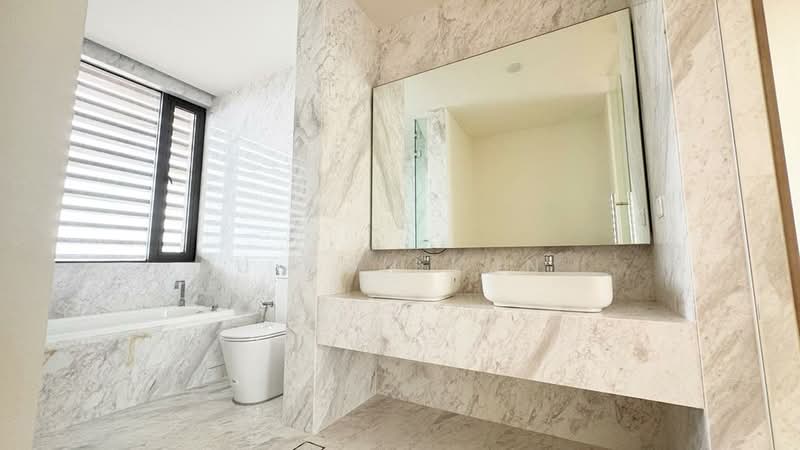 Apartment for Sale at The WaterEdge (Pinggiran Air) - U Hon Kun - Bathroom - PropertyGuru.com.my