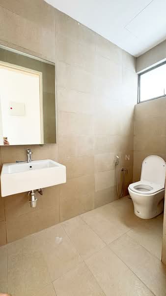 Apartment for Sale at The WaterEdge (Pinggiran Air) - U Hon Kun - Bathroom - PropertyGuru.com.my