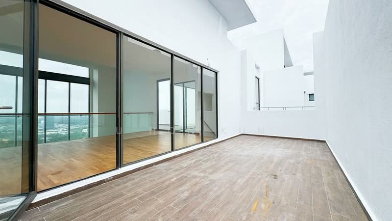 Apartment for Sale at The WaterEdge (Pinggiran Air) - U Hon Kun - Balcony - PropertyGuru.com.my