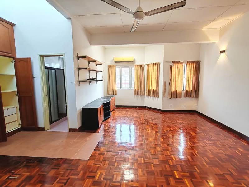 Rumah Teres 2 Tingkat untuk Dijual di Bandar Utama 4 (Bandar Utama) - Dickson Cheong - Living Room - PropertyGuru.com.my
