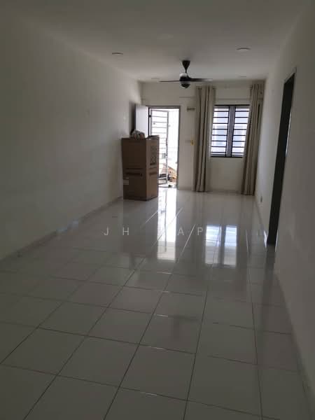 Townhouse for Rent in Bandar Indahpura (Kulai) - JH Yap - Living Room - PropertyGuru.com.my