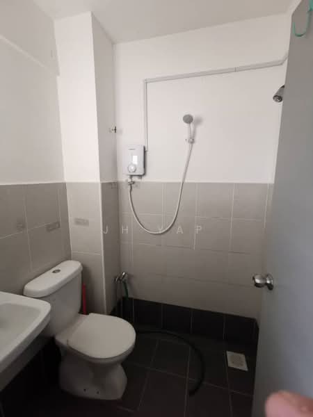 Townhouse for Rent in Bandar Indahpura (Kulai) - JH Yap - Bathroom - PropertyGuru.com.my