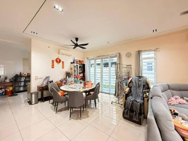 Rumah Kluster untuk Dijual di Setia Tropika (Johor Bahru) - Wong Yi Xin - Dining Room - PropertyGuru.com.my
