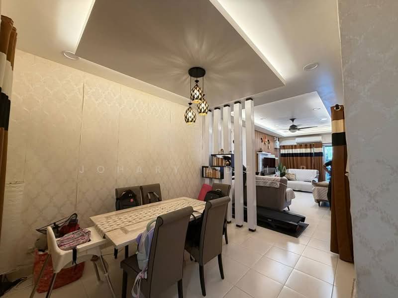 Rumah Teres 1 Tingkat untuk Dijual di Shah Alam (Selangor) - Johary Adzhar - Living Room - PropertyGuru.com.my
