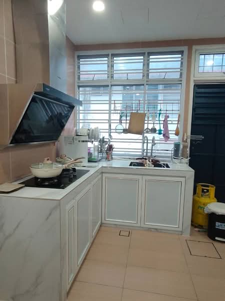 2-storey Terraced House for Sale in Taman Bestari Indah (Ulu Tiram) - Peggie Chua - Kitchen - PropertyGuru.com.my
