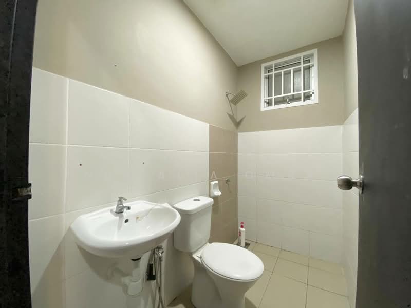 Pangsapuri untuk Dijual di Azaria - Nur Alia Omar - Bathroom - PropertyGuru.com.my