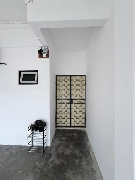 2-storey Terraced House for Rent in Johor Bahru (Johor) - Hong Charng Lee - Entrance - PropertyGuru.com.my