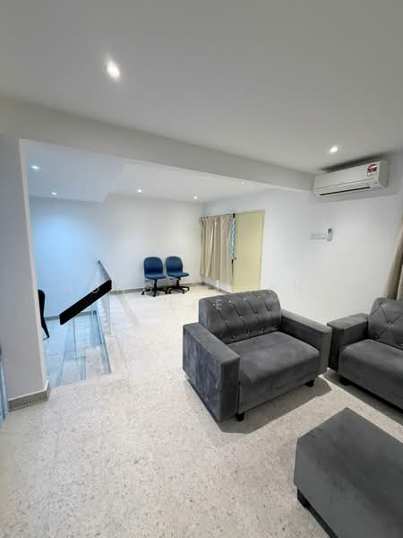 2-storey Terraced House for Rent in Johor Bahru (Johor) - Hong Charng Lee - Living Room - PropertyGuru.com.my