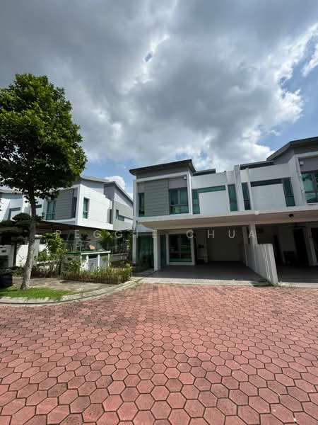 Semi-Detached House for Sale in Taman Molek (Johor Bahru) - Peggie Chua - PropertyGuru.com.my