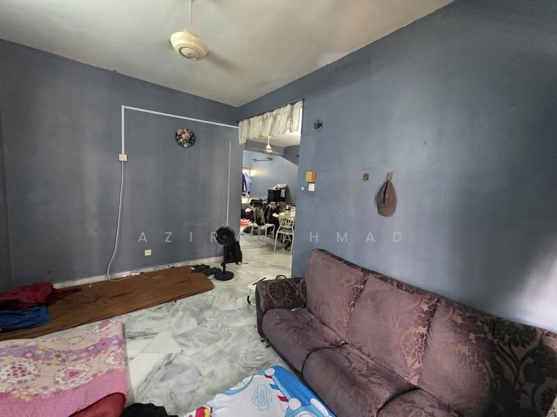 2-storey Terraced House for Sale in Bandar Baru Bangi (Selangor) - Azira Ahmad - Living Room - PropertyGuru.com.my