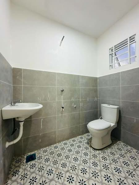 Rumah Teres 2 Tingkat untuk Dijual di Klang (Selangor) - Nur Alia Omar - Bathroom - PropertyGuru.com.my
