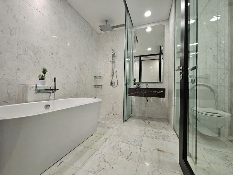 Service Residence for Sale at Banyan Tree Signatures - Daniel Chieng - Bathroom - PropertyGuru.com.my
