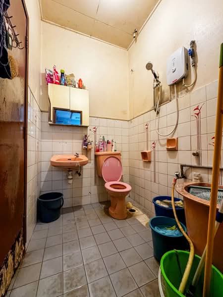 Rumah Teres 2 Tingkat untuk Dijual di Bandar Sunway (Sunway) - Azmi . - Bathroom - PropertyGuru.com.my