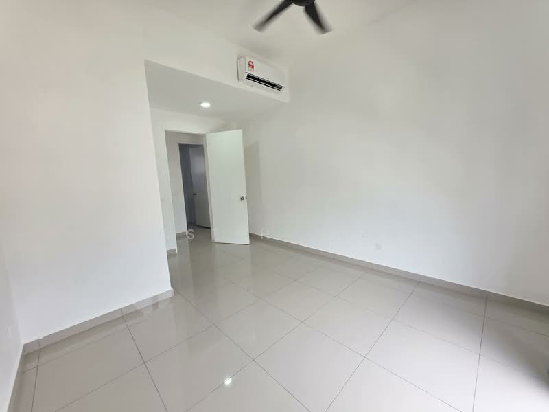 Townhouse for Sale in Setia Alam (Selangor) - Joseph Chan - Master bedroom - PropertyGuru.com.my