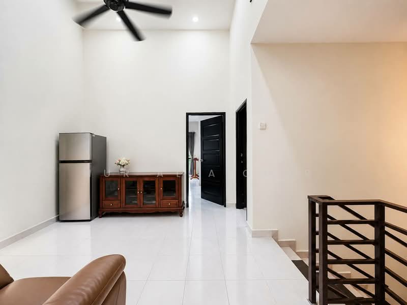 Rumah Teres 2 Tingkat untuk Dijual di Klang (Selangor) - Nur Alia Omar - Living Room - PropertyGuru.com.my