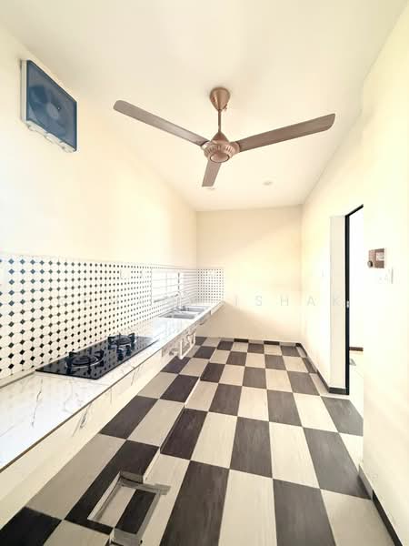 Terraced House for Rent in Kuala Selangor (Selangor) - Rohana Ishak - Kitchen - PropertyGuru.com.my