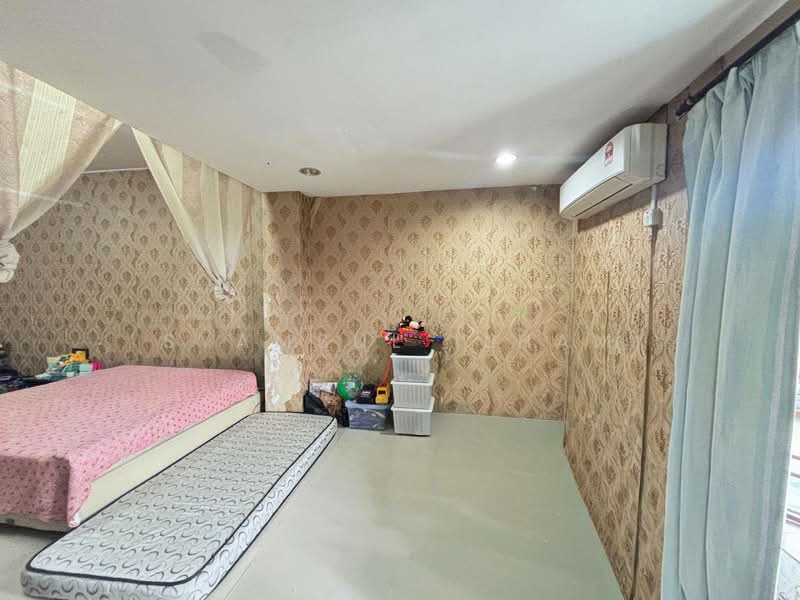 2-storey Terraced House for Sale in Subang (Selangor) - Syamsul Ilham - Bedroom - PropertyGuru.com.my