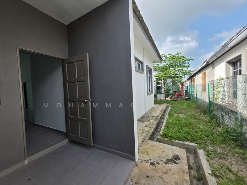 Semi-Detached House for Sale in Kuantan (Pahang) - Mohammad Azizi - PropertyGuru.com.my