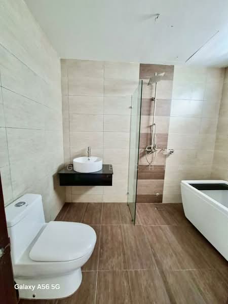 Service Residence for Sale at Molek Regency - Peggie Chua - Bathroom - PropertyGuru.com.my