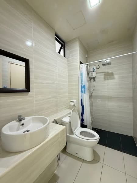 Service Residence for Sale at D'Summit Residences - Regine Ng - Bathroom - PropertyGuru.com.my