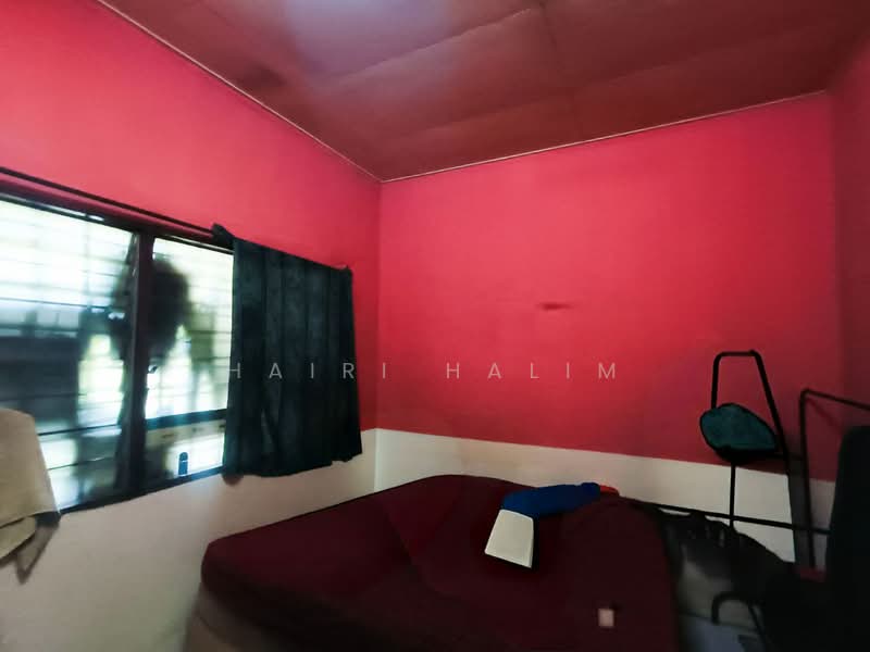 1-storey Terraced House for Sale in Seksyen 30 (Shah Alam) - Hairi Halim - Bedroom - PropertyGuru.com.my