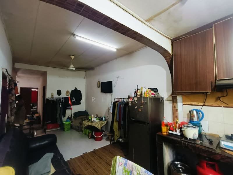 1-storey Terraced House for Sale in Seksyen 30 (Shah Alam) - Hairi Halim - Living Room - PropertyGuru.com.my