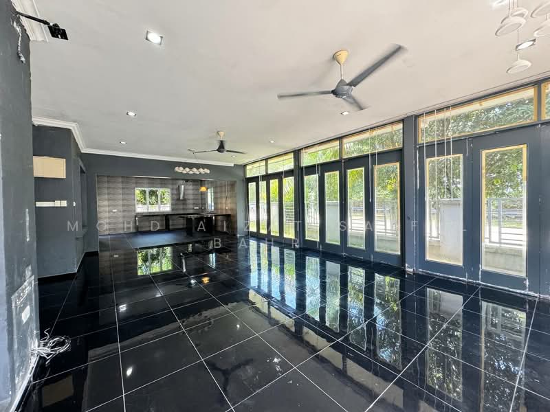 Terraced House for Sale in Bukit Jelutong (Shah Alam) - Mohd Aizat Saiful Bahri - Living Room - PropertyGuru.com.my