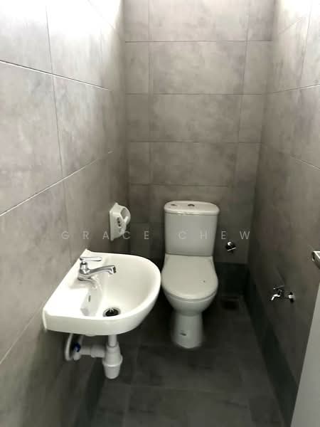 Shop / Office for Rent in Taman Pelangi (Johor Bahru) - Grace Chew - Bathroom - PropertyGuru.com.my
