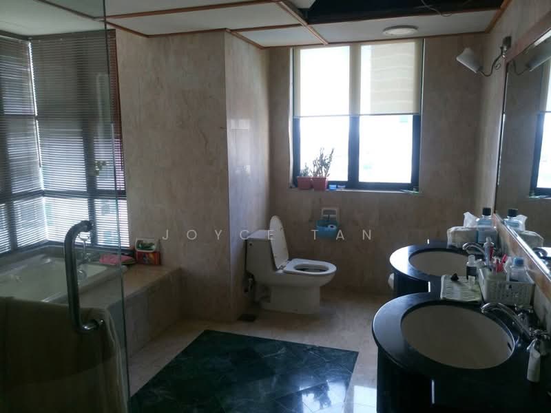 Kondominium untuk Dijual di The Regency Condominium - Joyce Tan - Bathroom - PropertyGuru.com.my