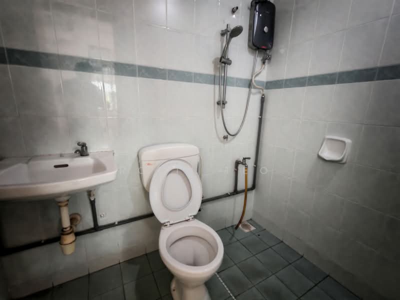 1-storey Terraced House for Sale in Bandar Putra (Kulai) - Robin Teo - Bathroom - PropertyGuru.com.my