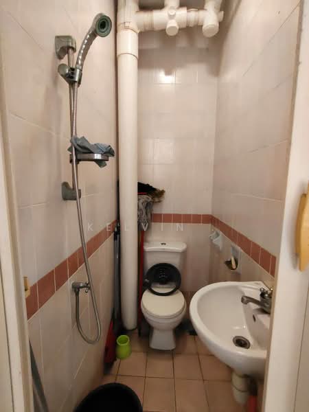 Kondominium untuk Disewa di Casa Indah 1 - Kelvin . - Bathroom - PropertyGuru.com.my