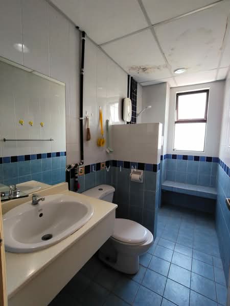 Kondominium untuk Disewa di Casa Indah 1 - Kelvin . - Bathroom - PropertyGuru.com.my