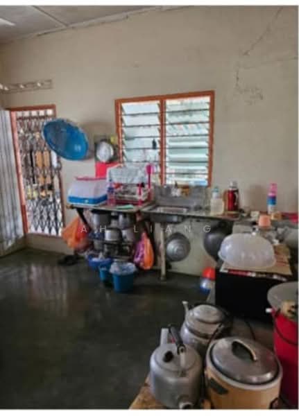 Rumah Banglo untuk Dijual di Kluang (Johor) - Ah Liang - Kitchen - PropertyGuru.com.my