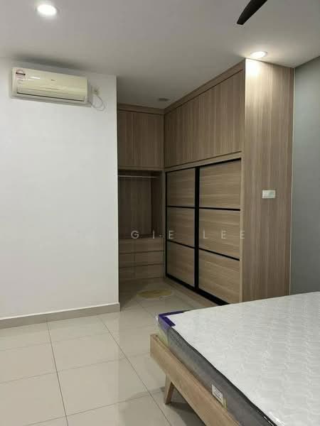 Servis Apartment untuk Dijual di Skysuites @ Meldrum Hills - Maggie Lee - Bedroom - PropertyGuru.com.my
