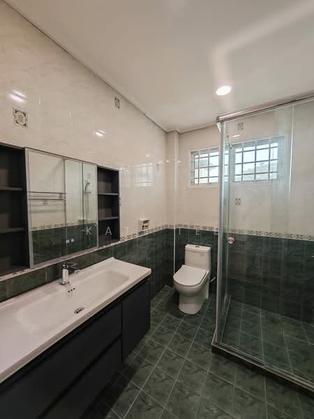 Rumah Banglo untuk Disewa di Leisure Farm (Gelang Patah) - Kate Tee - Bathroom - PropertyGuru.com.my