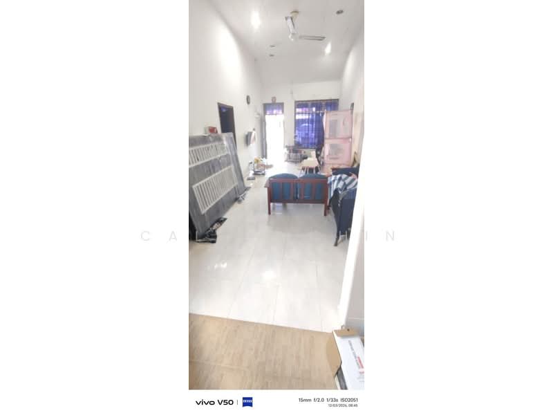 Rumah Teres untuk Dijual di Taman Pulai Bestari (Skudai) - Calley Chin - Living Room - PropertyGuru.com.my