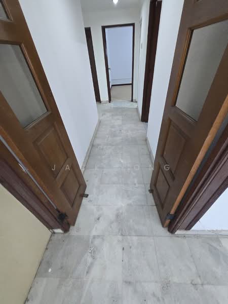 Kondominium untuk Dijual di Endah Regal Condominium - Jack Yong - Corridor - PropertyGuru.com.my