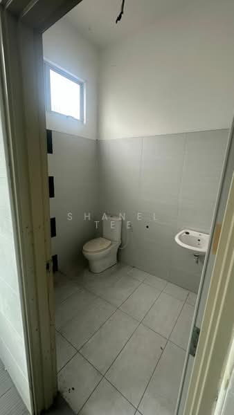 2-storey Terraced House for Sale in Taman Sri Kluang (Kluang) - Shanel Tee - Bathroom - PropertyGuru.com.my