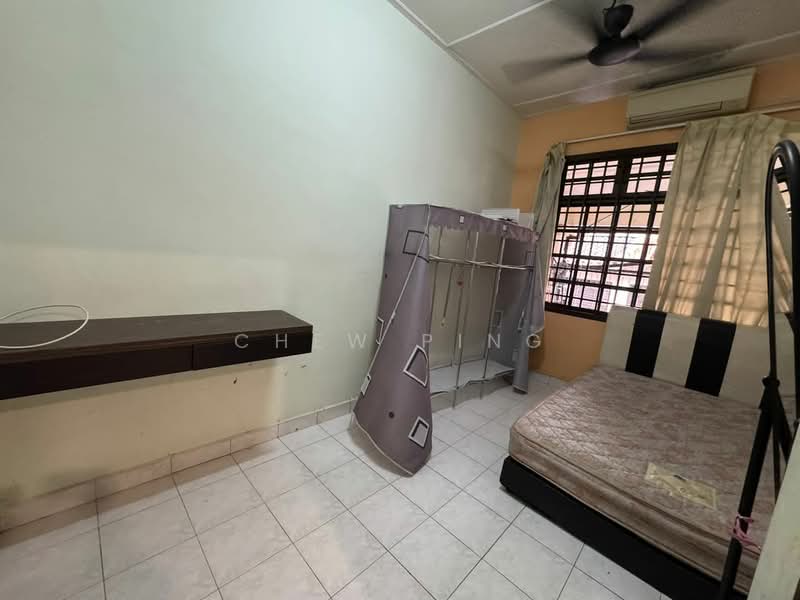 Rumah Teres 2 Tingkat untuk Disewa di Taman Pelangi Indah (Ulu Tiram) - Chew Ping - Bedroom - PropertyGuru.com.my