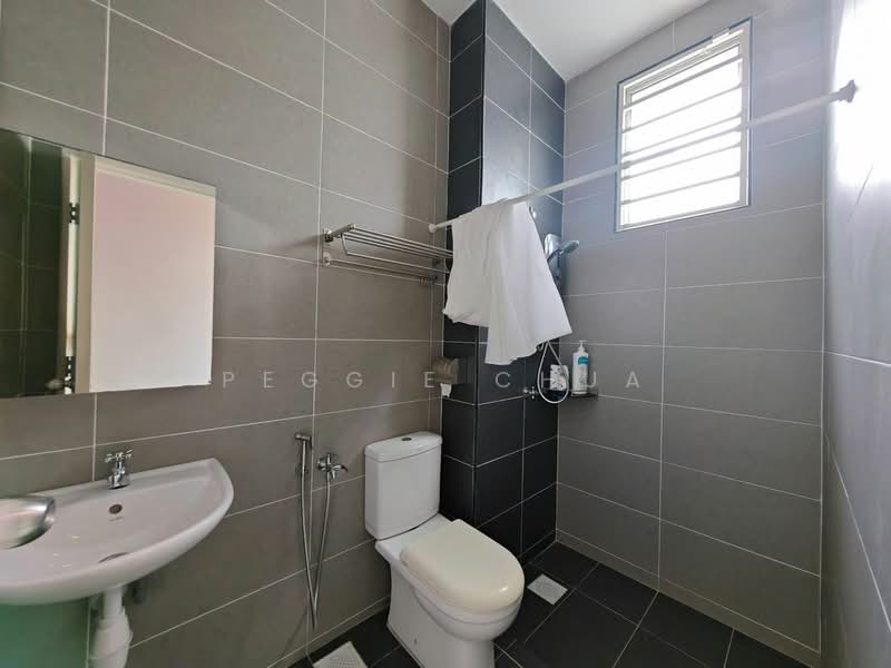 Rumah Teres 2 Tingkat untuk Dijual di Taman Kulai Utama (Kulai) - Peggie Chua - Bathroom - PropertyGuru.com.my