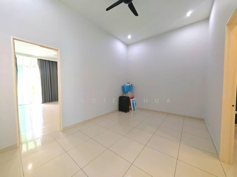 Rumah Teres 2 Tingkat untuk Dijual di Taman Kulai Utama (Kulai) - Peggie Chua - Living Room - PropertyGuru.com.my